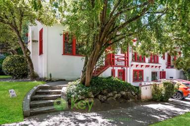 Main picture of 215 221 Louisa St