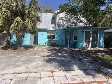 Main picture of 2249 Clifford St