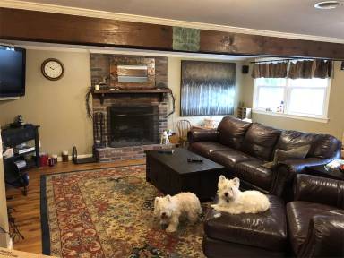 Main picture of 582 Kromer Ave