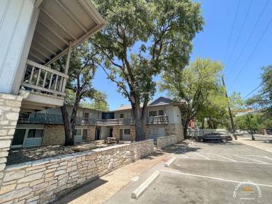 Main picture of 2800 Rio Grande St