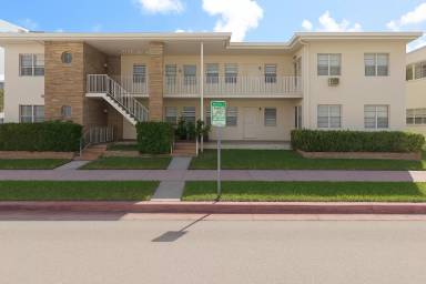 Main picture of 6882 Harding Ave