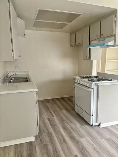 Main picture of 216 Cypress Ave