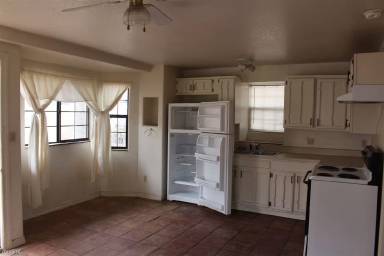 Main picture of 202 W Union Ave