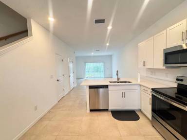 Main picture of 8528 Daybreak St