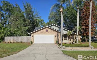Main picture of 801 Village Lake Dr N