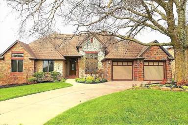 Main picture of 6319 S Riverbend Rd