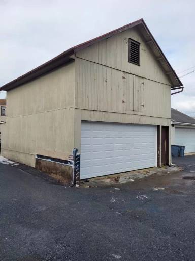 Main picture of 132 S 5th Ave