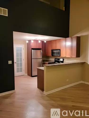 Main picture of 3611 W Montrose - 502/P-32