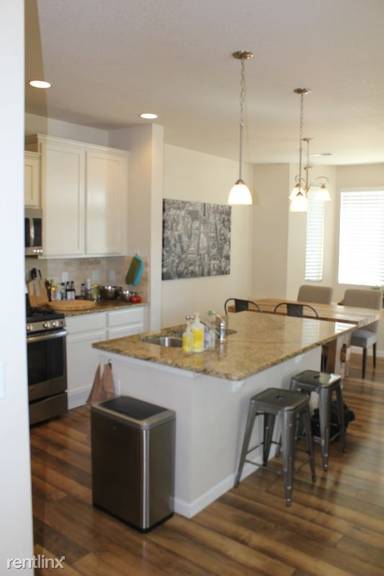Main picture of 9086 E Phillips Ln