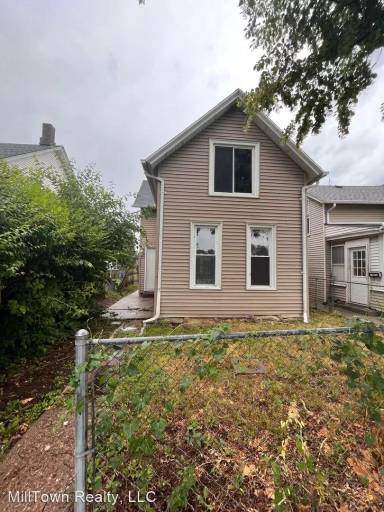 Main picture of 1833 W 3rd St