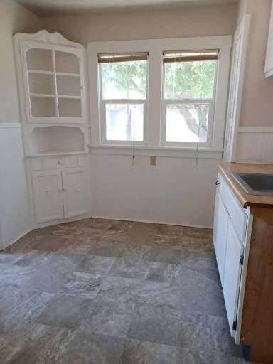 Main picture of 9550 Monterey Rd