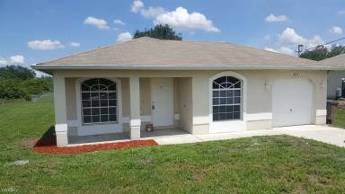 Main picture of 427 Piper Ave