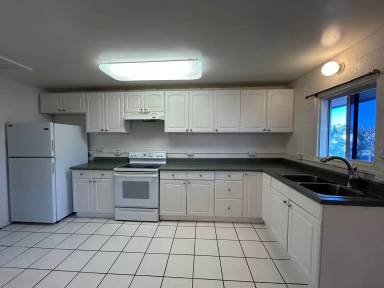Main picture of 3205 Castle St