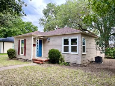 Main picture of 2824 27th St