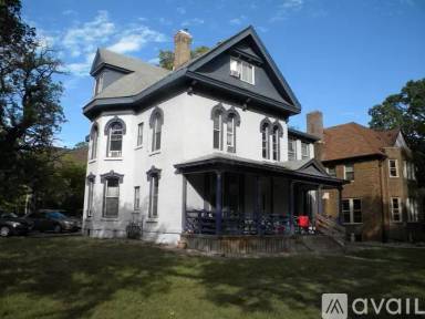 Main picture of 1103 5th St SE
