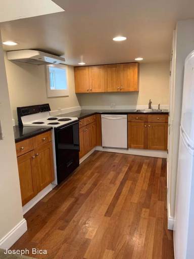 Main picture of 1205 E Olive St