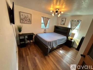 Main picture of 8405 68th Way N