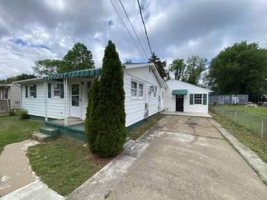 Main picture of 209 Hamilton St