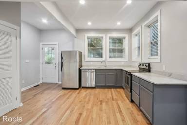 Main picture of 559 Parkway Dr NE