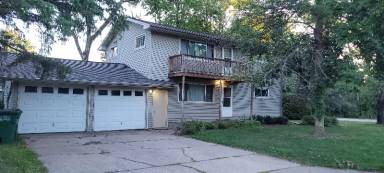 Main picture of 310 Poplar St