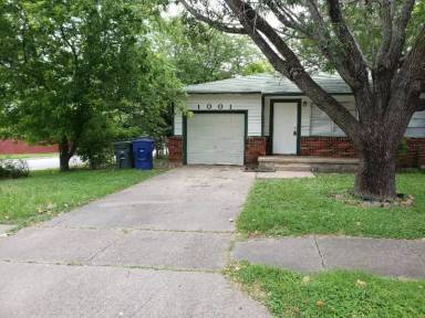 Main picture of 1005 S 21st St
