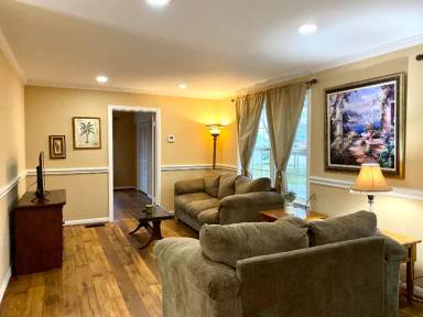 Main picture of 307 W Wellington St