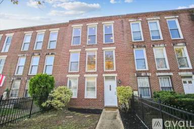 Main picture of 1831 E Capitol St SE