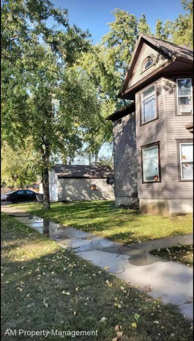 Main picture of 800 E 5th Ave