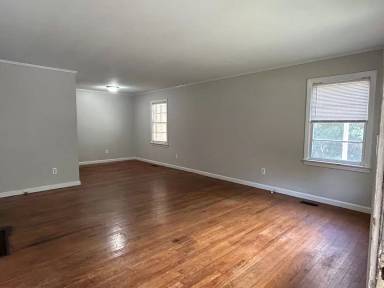 Main picture of 14 Dogwood Ave