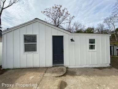 Main picture of 935 Harlandale Ave