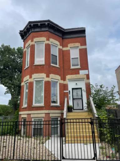 Main picture of 4720 S Wabash Ave