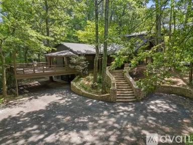 Main picture of 2785 Osborne Rd NE