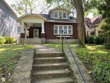 Main picture of 1910 18th Ave S