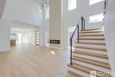 Main picture of 4620 Weldon St
