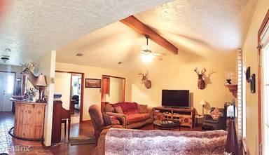 Main picture of 109 Whitetail Holw