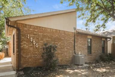 Main picture of 1917 Oakhurst Ave