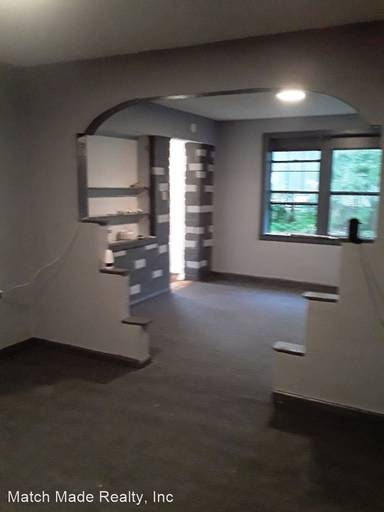 Main picture of 2921 Thomas St