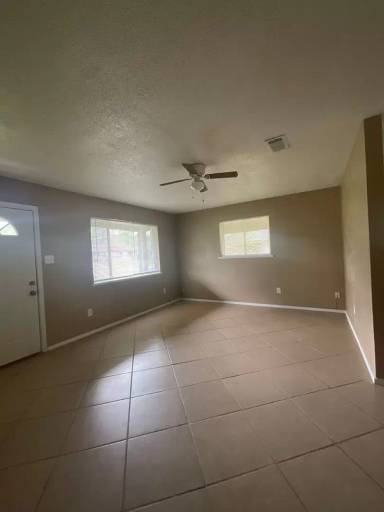 Main picture of 412 Magnolia St