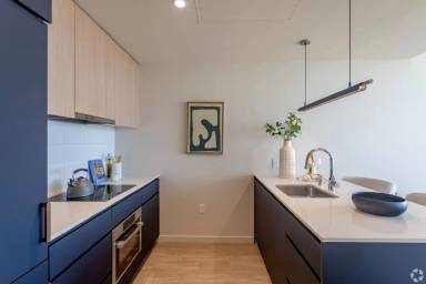Main picture of 10 E Reed St