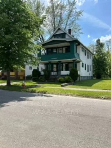 Main picture of 2812 E 117th St