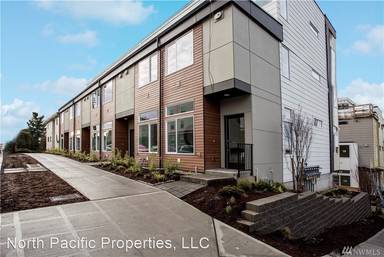 Main picture of 325 N 90th St