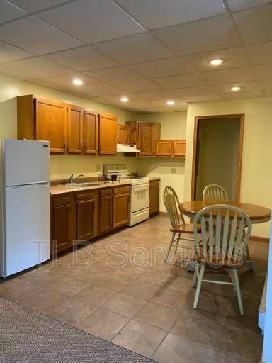 Main picture of 1586 Heart Lake Rd