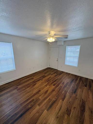 Main picture of 416 Circle H Dr