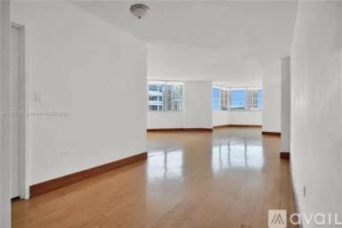 Main picture of Four Ambassadors Condo