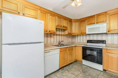 Main picture of 3717 Vista Oaks Cir NE