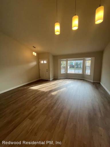 Main picture of 1319 Holly Park Way