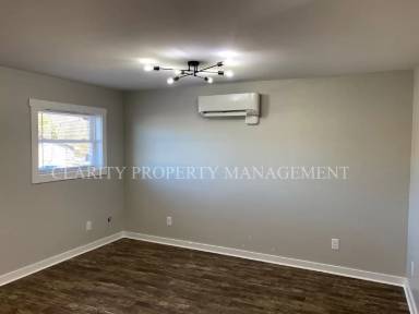 Main picture of 1030 Hardwick St NE