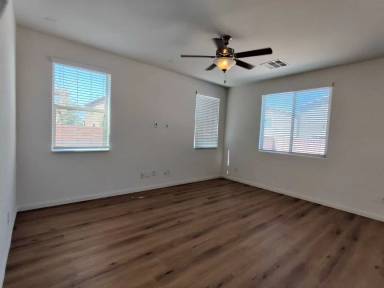 Main picture of 5837 Middle Rock St