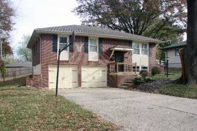 Main picture of 106 N 1st St