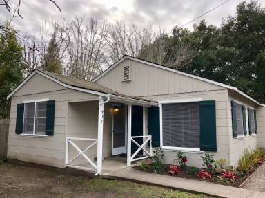 Main picture of 935 Lincoln Ave